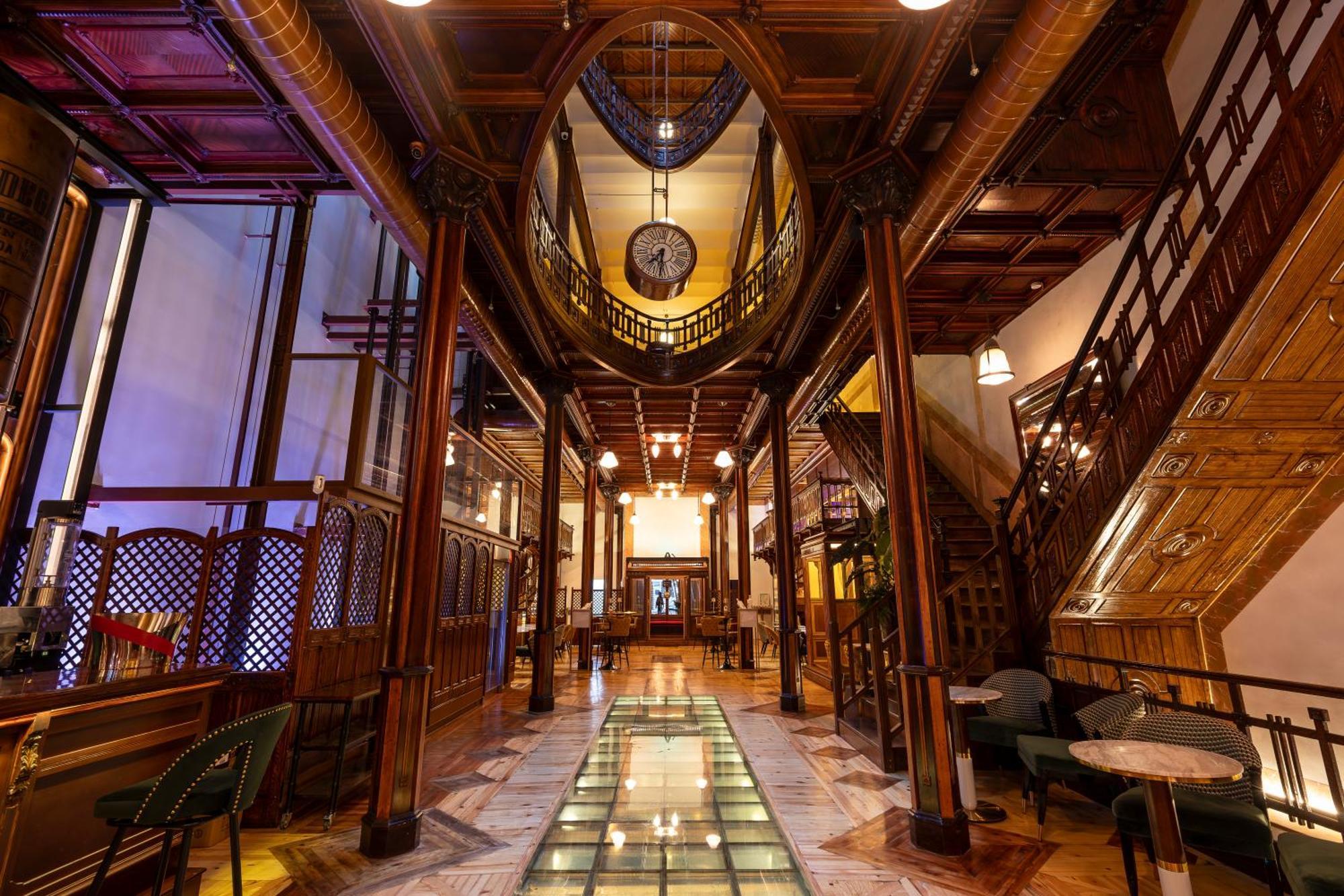 Hotel Las Tres Campanas Бадахос Екстериор снимка