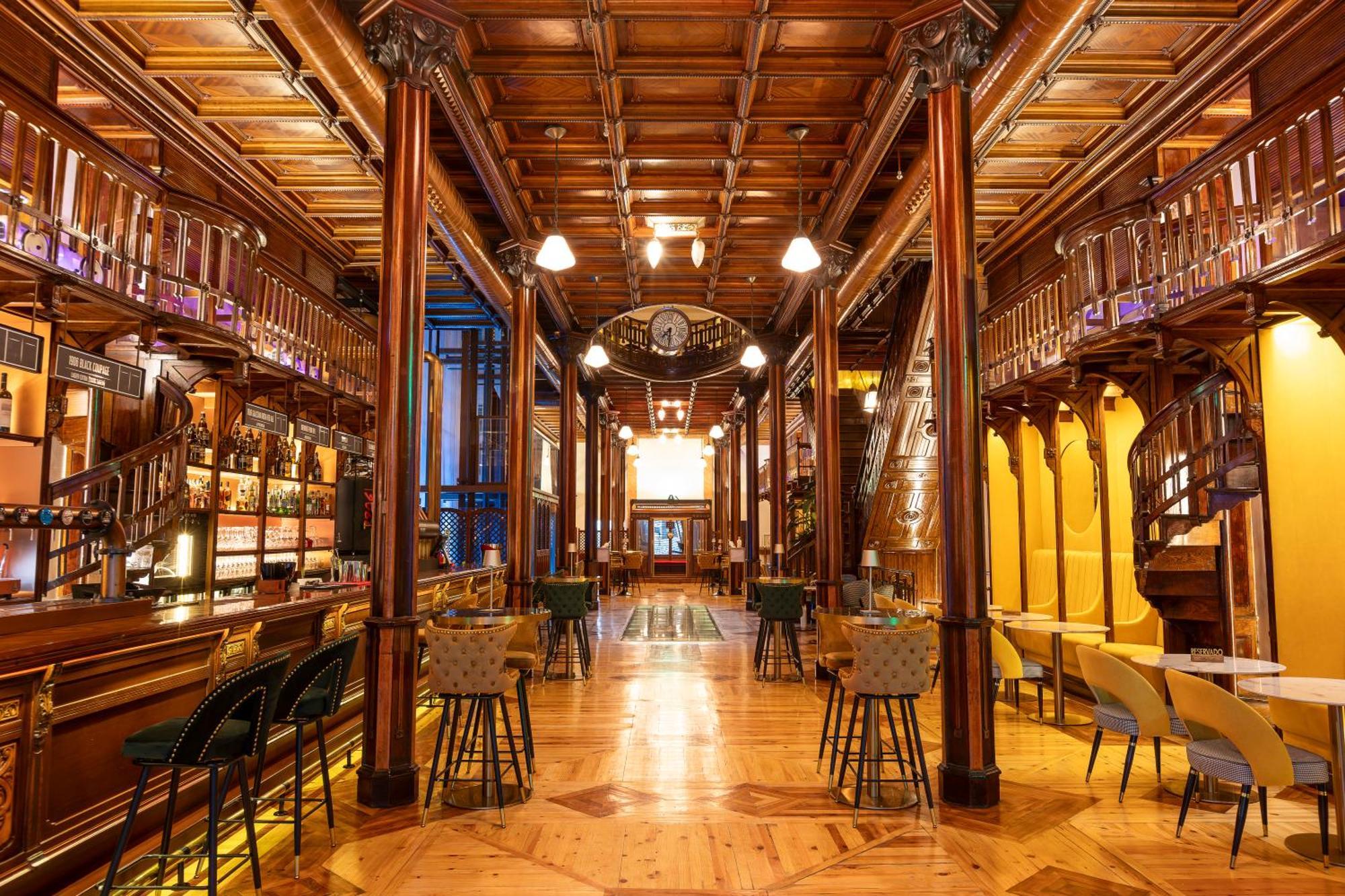 Hotel Las Tres Campanas Бадахос Екстериор снимка