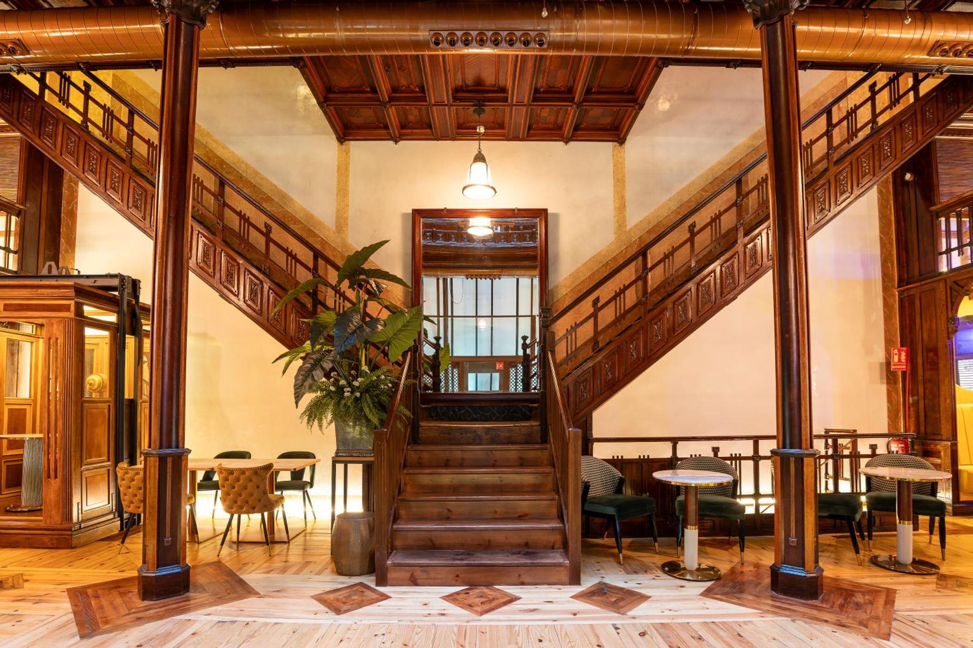 Hotel Las Tres Campanas Бадахос Екстериор снимка